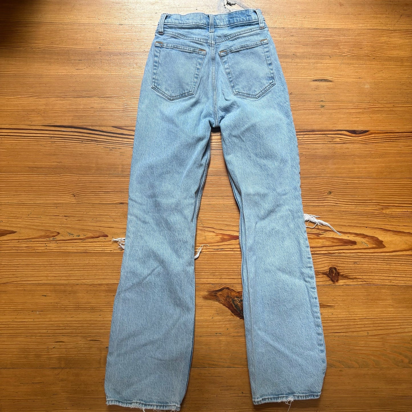Abercrombie & Fitch light wash distressed 90s relaxed high rise jeans SIZE 00