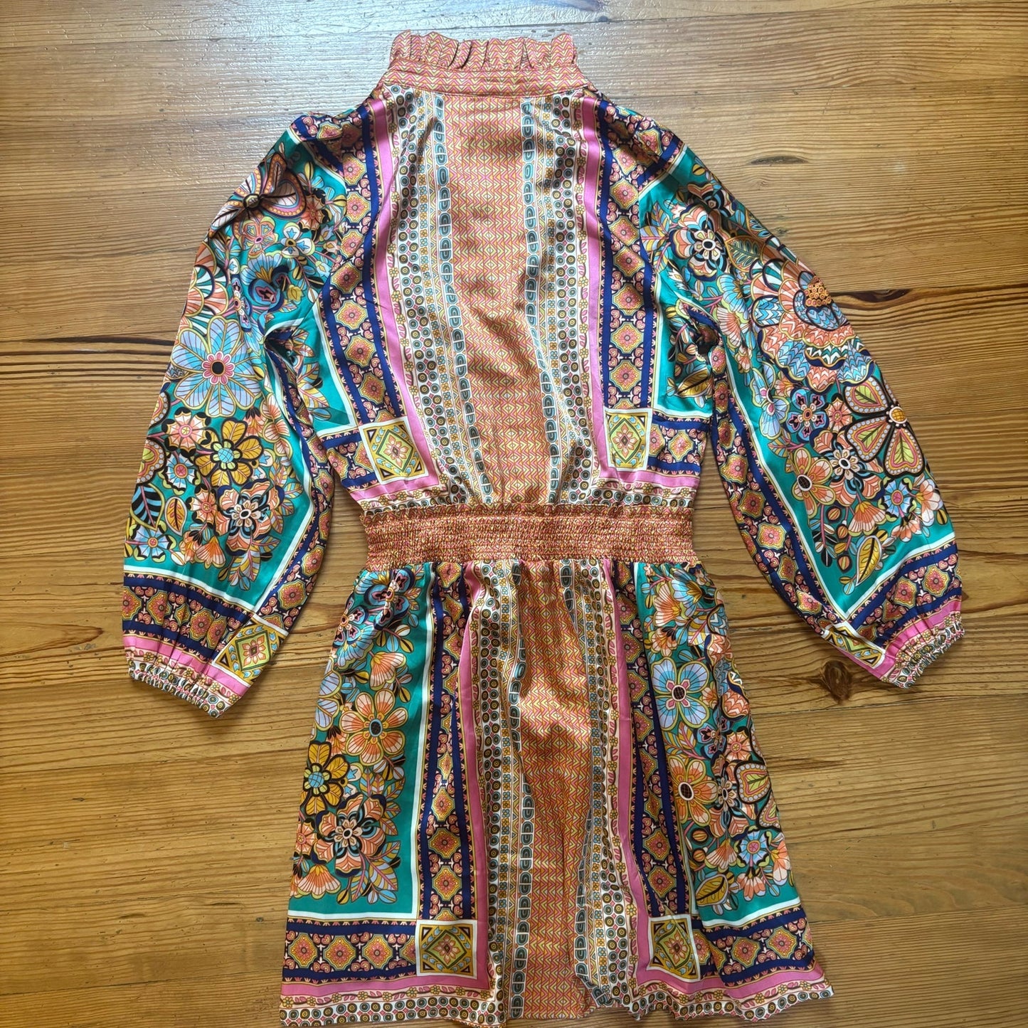 Joy Joy colorful floral long sleeve v neckline cinched waist dress SIZE S