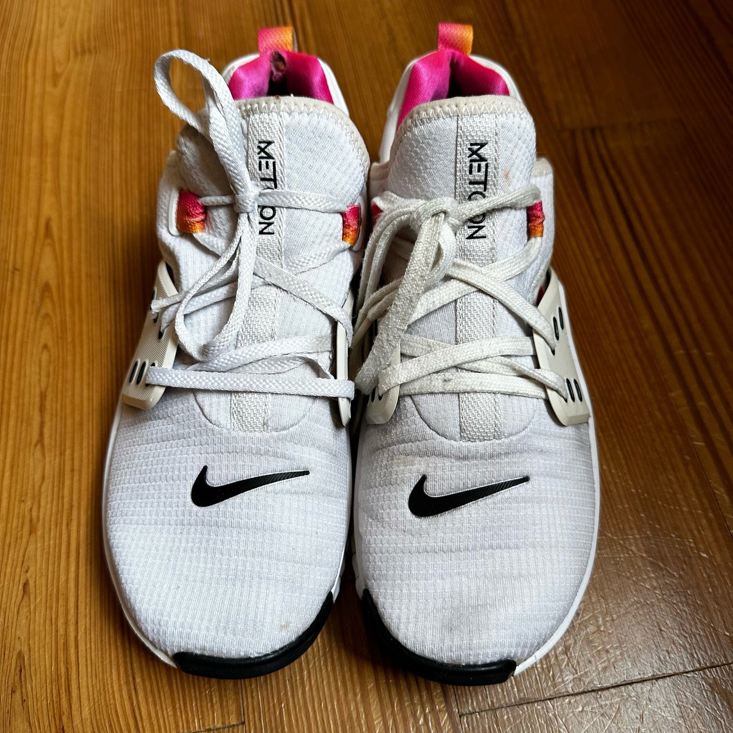 Nike Free Metcon 2 white fuchsia running shoe SIZE 8.5