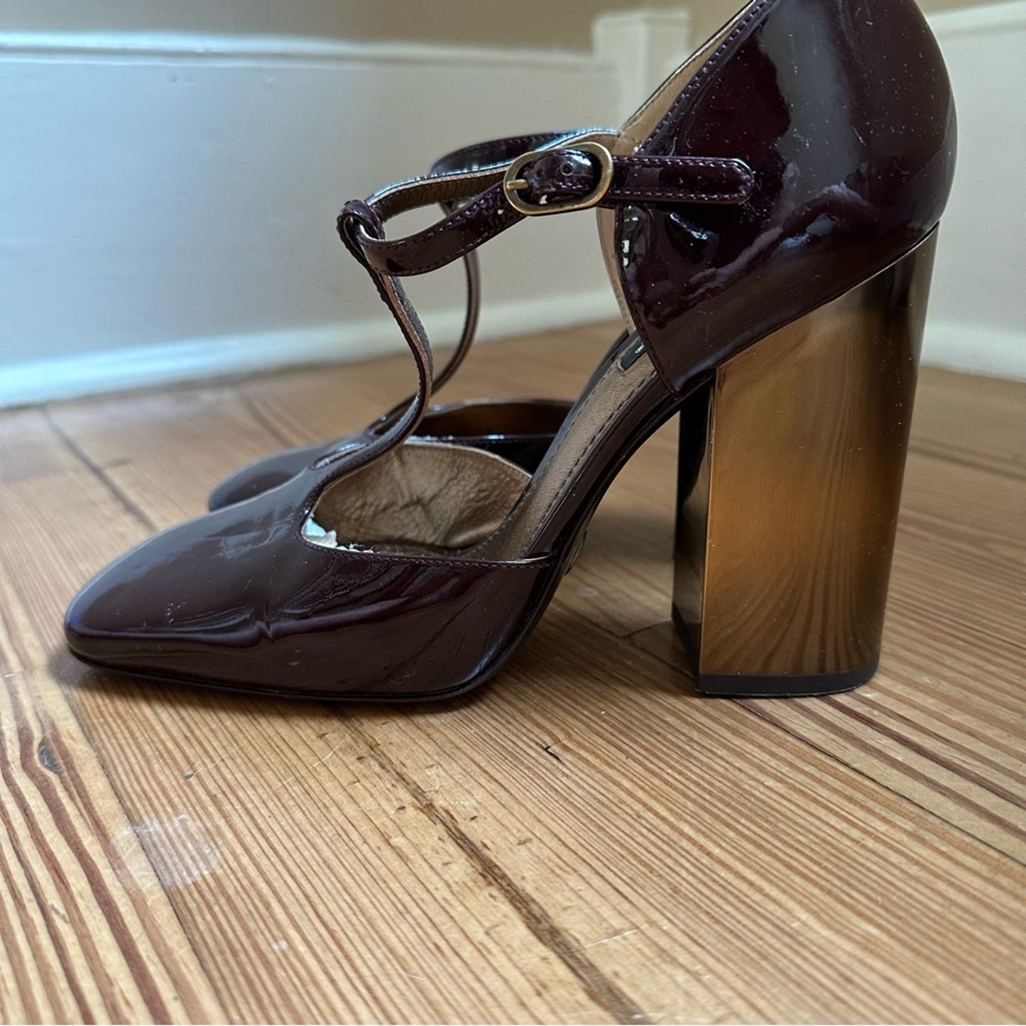Dolce & Gabbana dark red gold patent leather T strap pumps SIZE 38.5