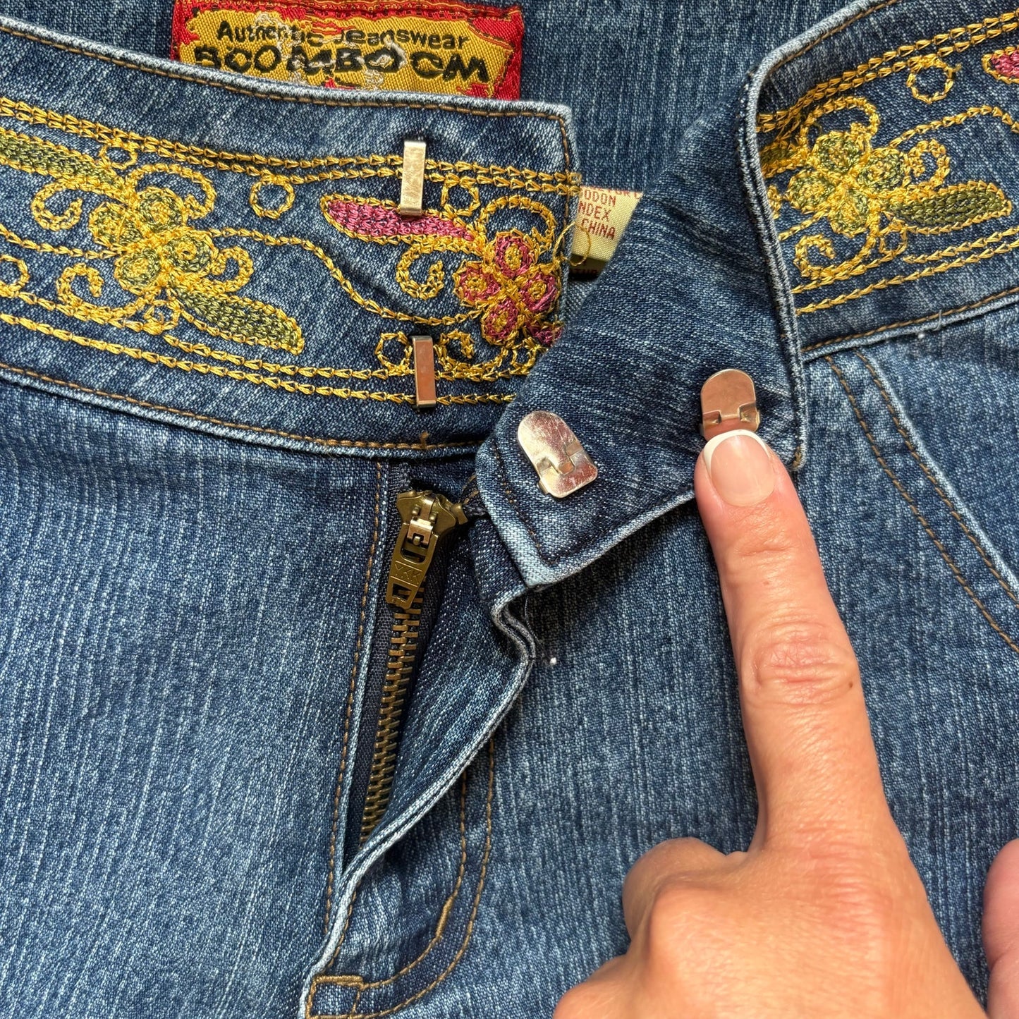 Boom Boom y2k embroidered waist boot cut western medium wash jeans SIZE 3/4