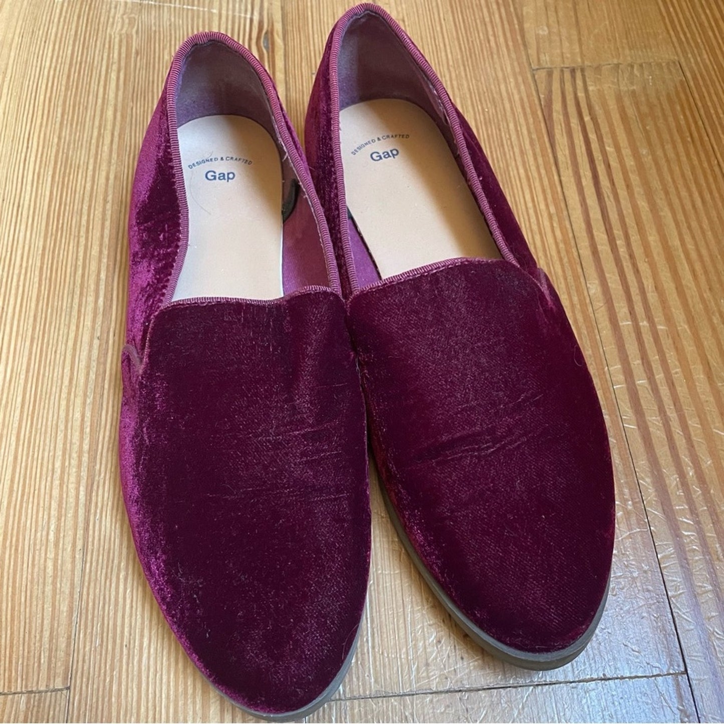 Gap maroon burgundy velvet pointed toe flats SIZE 7