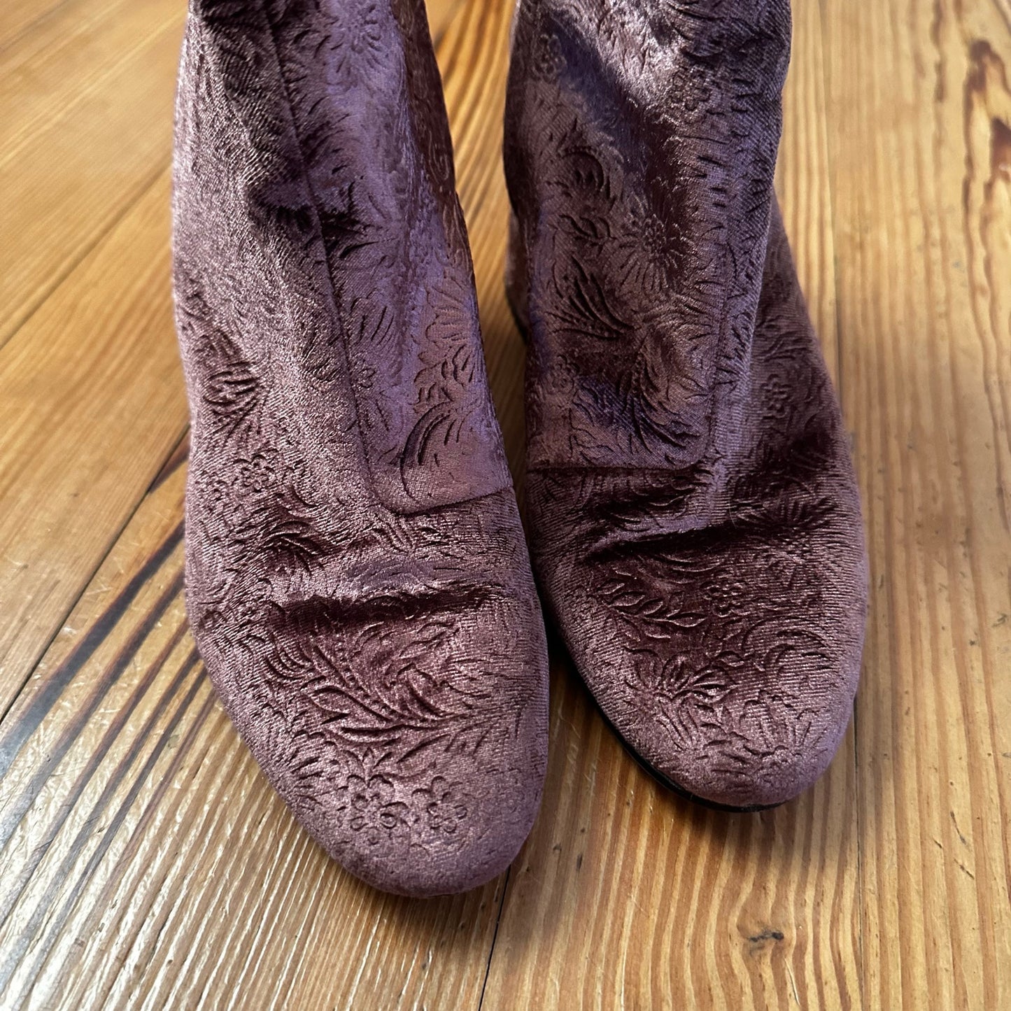 Sam Edelman Taye mauve purple velvet floral embossed ankle bootie SIZE 10
