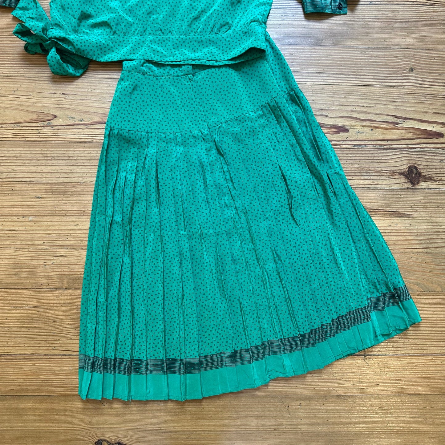 Petites for Maggy vtg green bubble sleeve shirt midi pleated skirt set SIZE 6