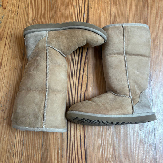 UGG Australia classic calf height light brown suede winter womens boots SIZE 6