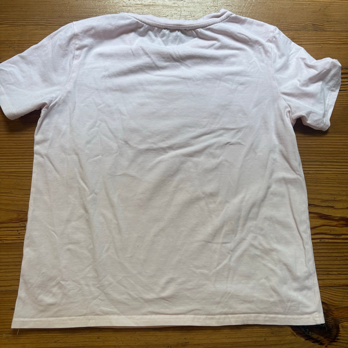 Shein light pink textured lips short sleeve graphic shirt SIZE XL
