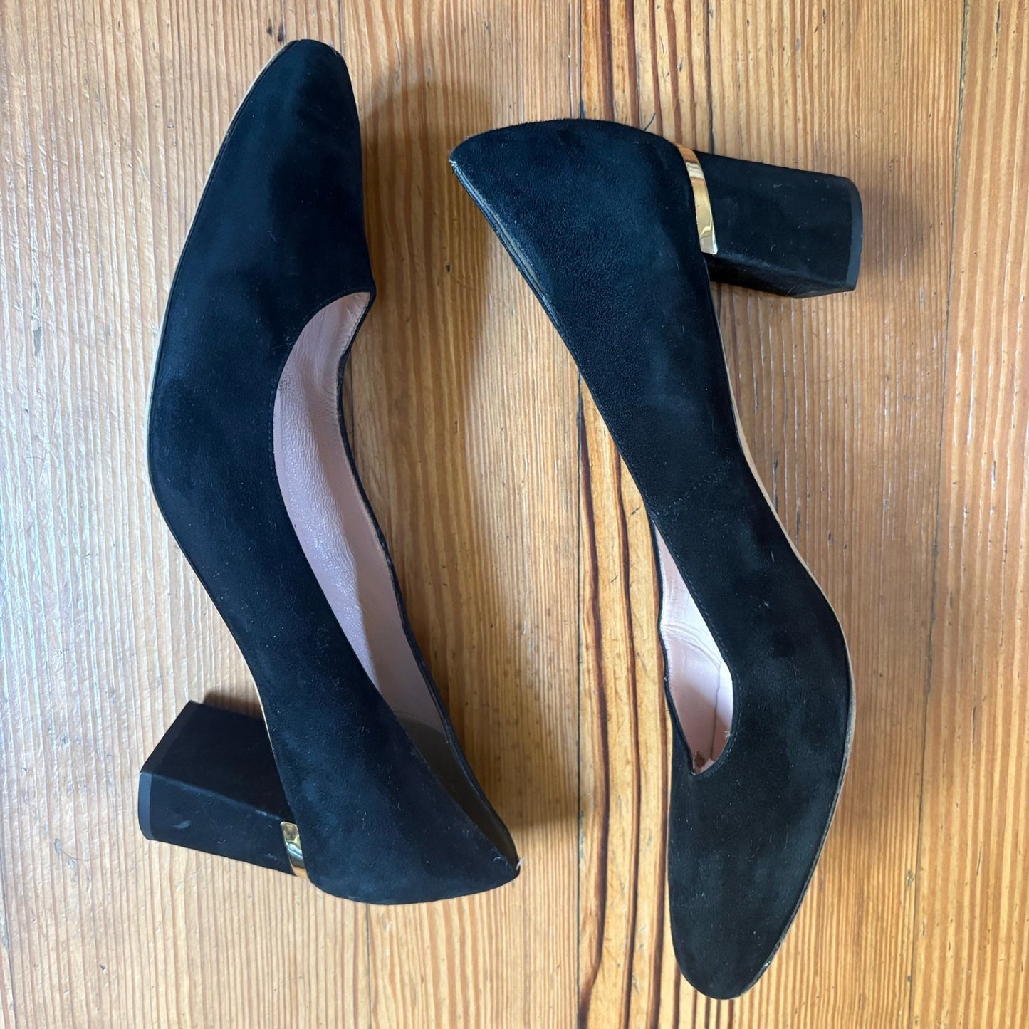 Kate Spade black suede round toe gold accent pump heels SIZE 10M