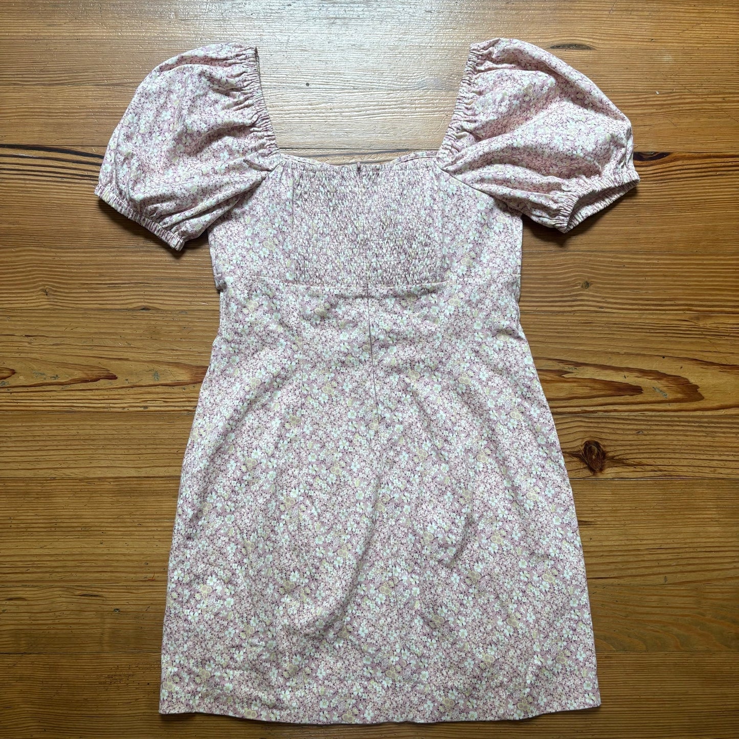 ASTR The Label Wendy floral puff sleeve smocked back mini dress SIZE L
