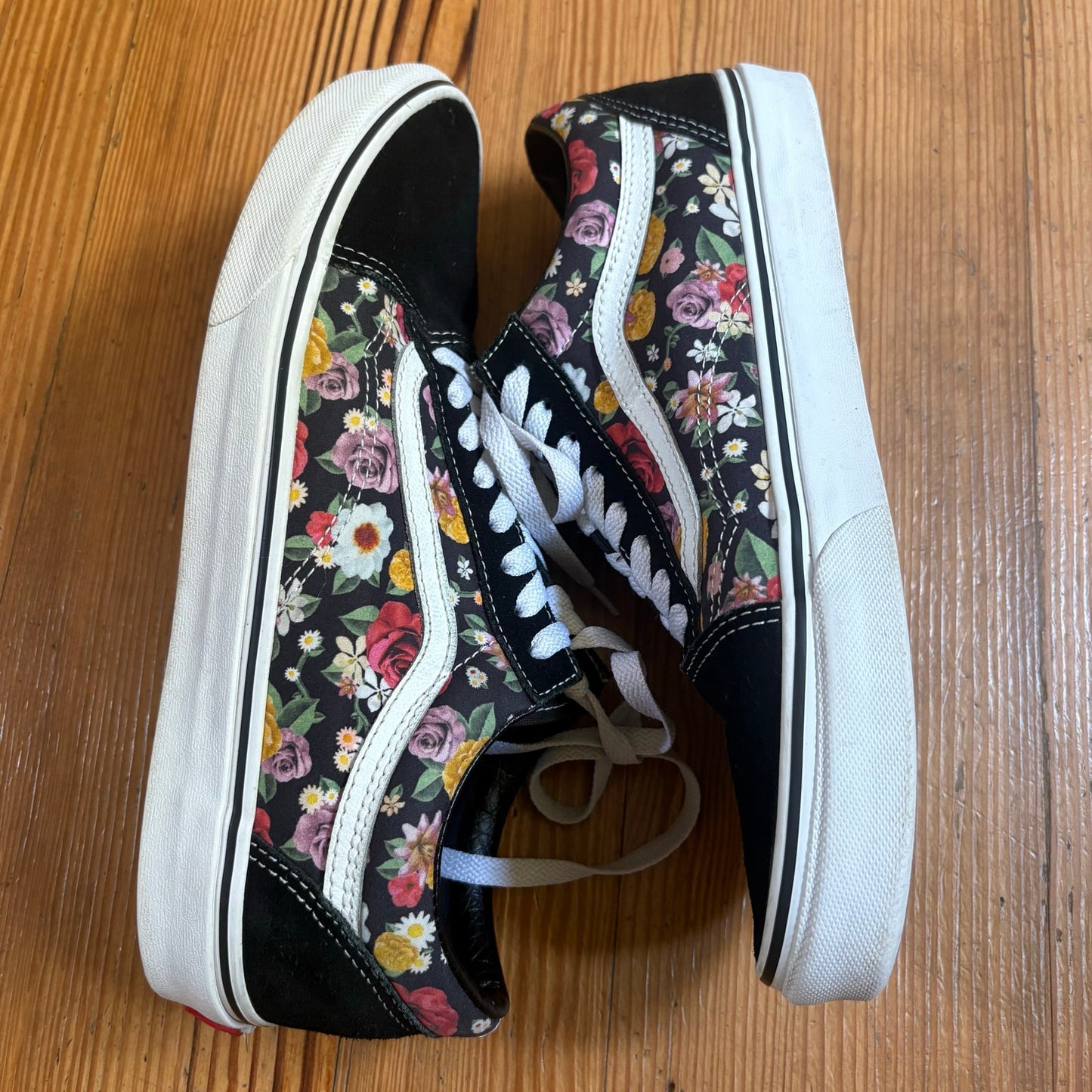 VANS Garden Floral black suede floral print low top lace sneakers SIZE W11, M9.5