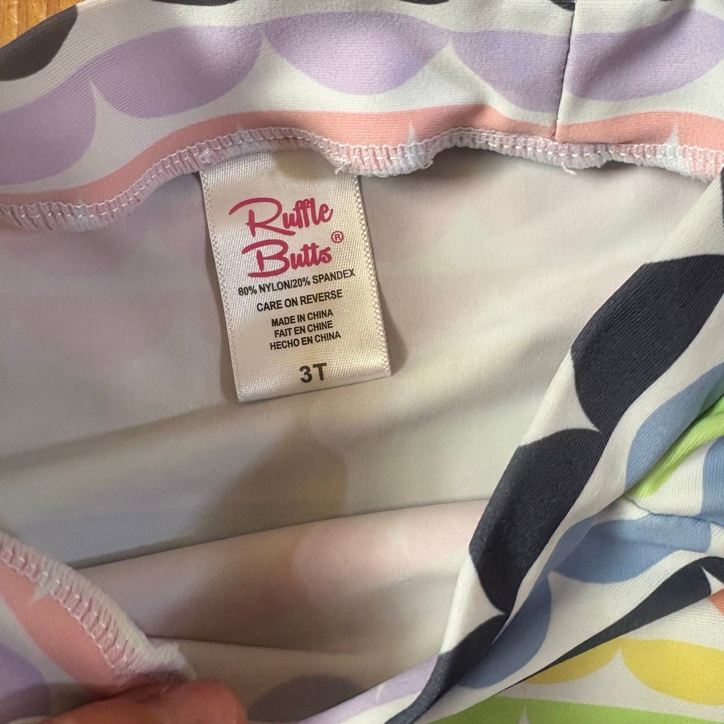 Ruffle Butts colorful scalloped short sleeve ruffle bottom rash guard SIZE 3T