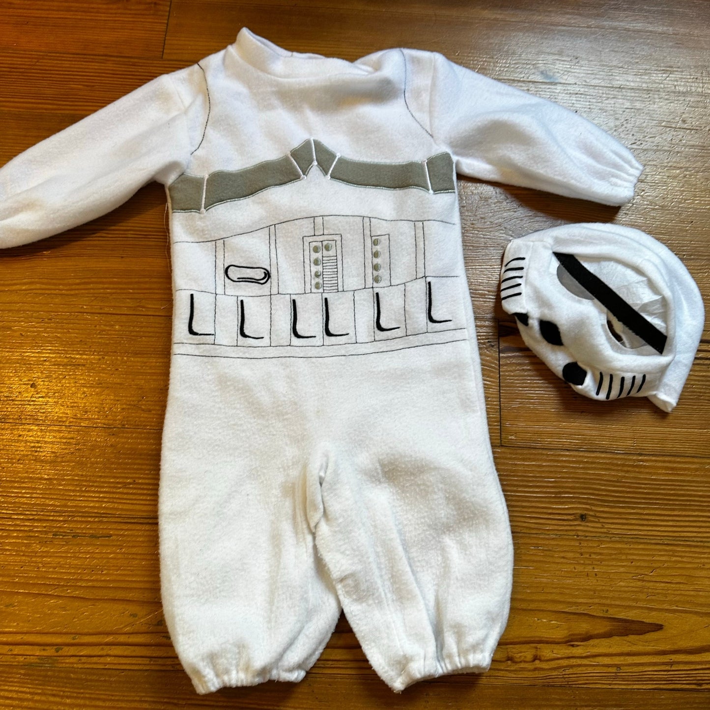 Rubies Star Wars white Storm Trooper one piece hat costume SIZE Infant