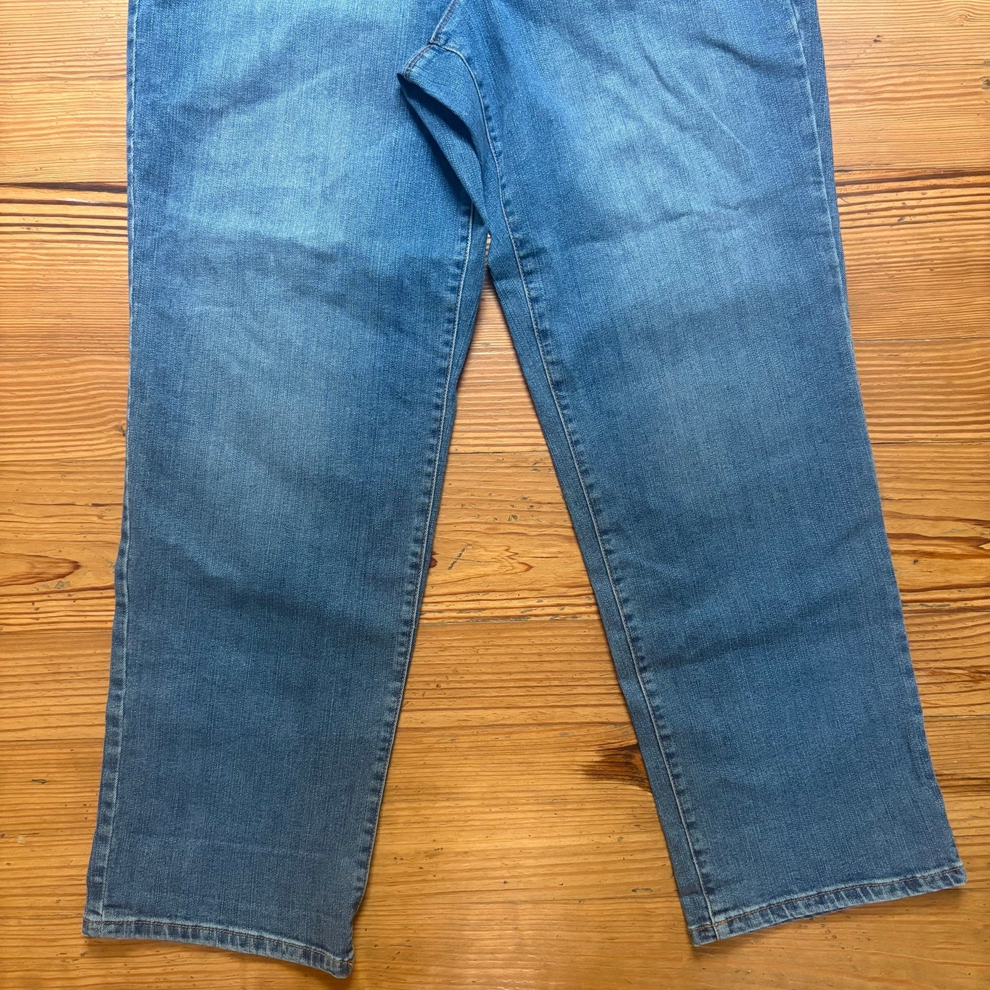 NWT Style&Co medium wash curvy boyfriend fit straight leg jeans SIZE 8