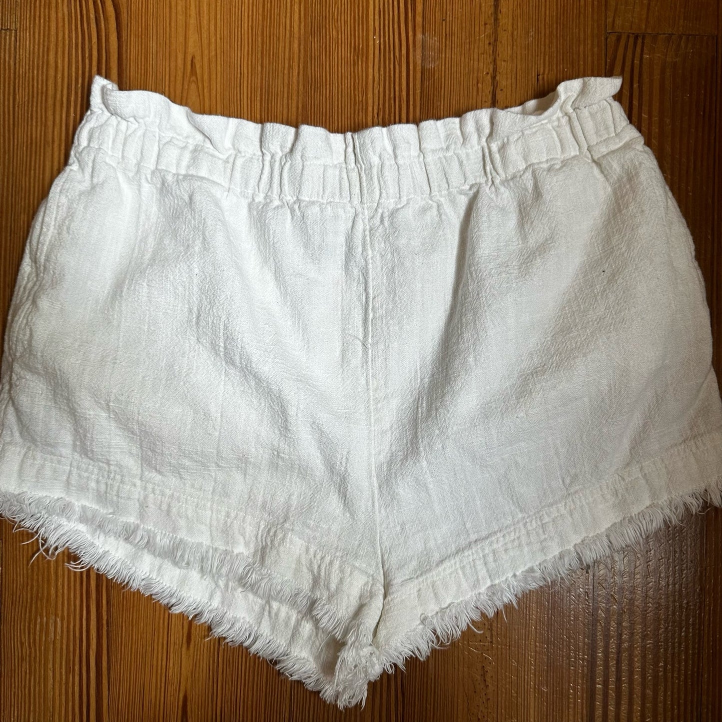 Urban Outfitters white cotton high waist shorts SIZE M