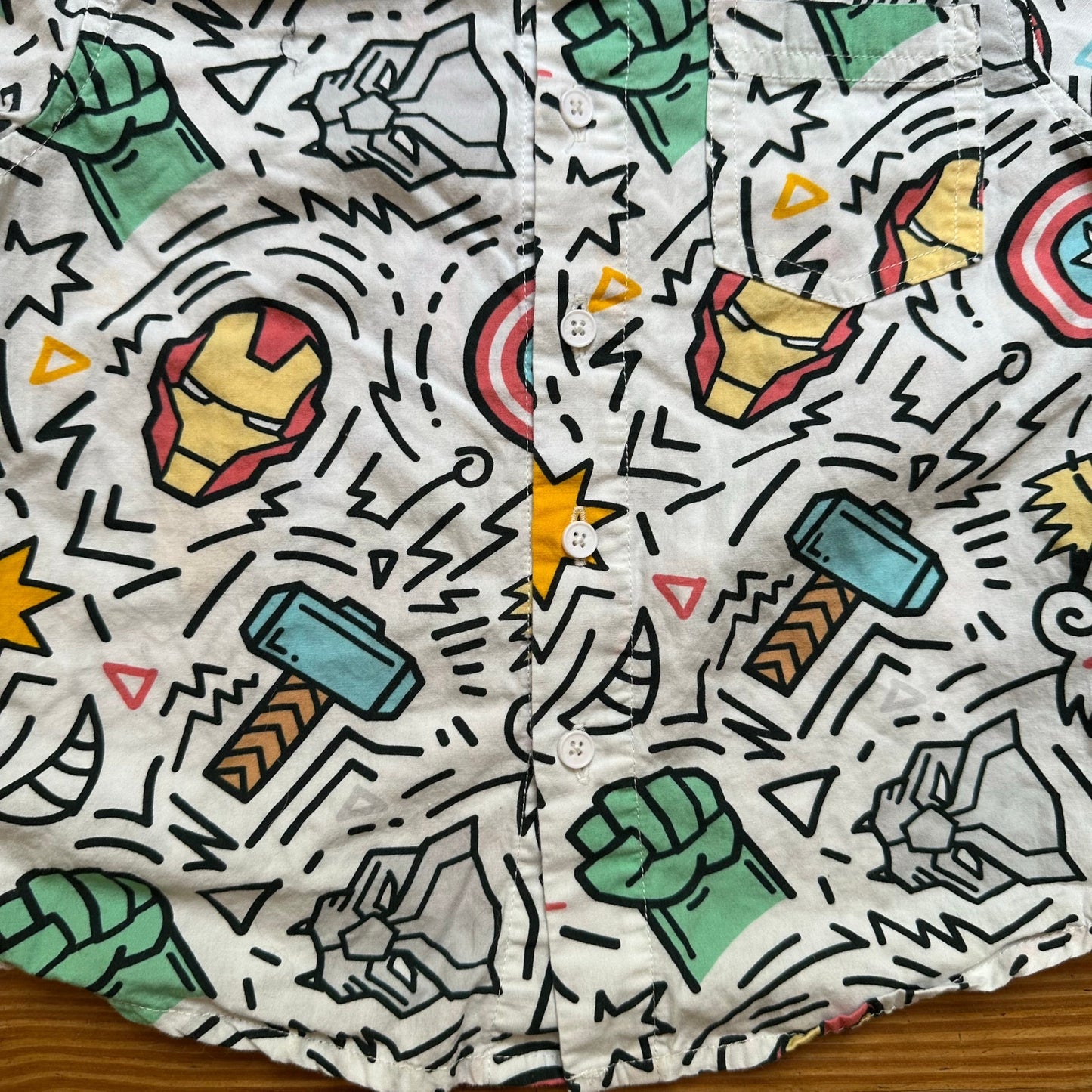 Marvel white character pop art short sleeve button up shirt SIZE 3T