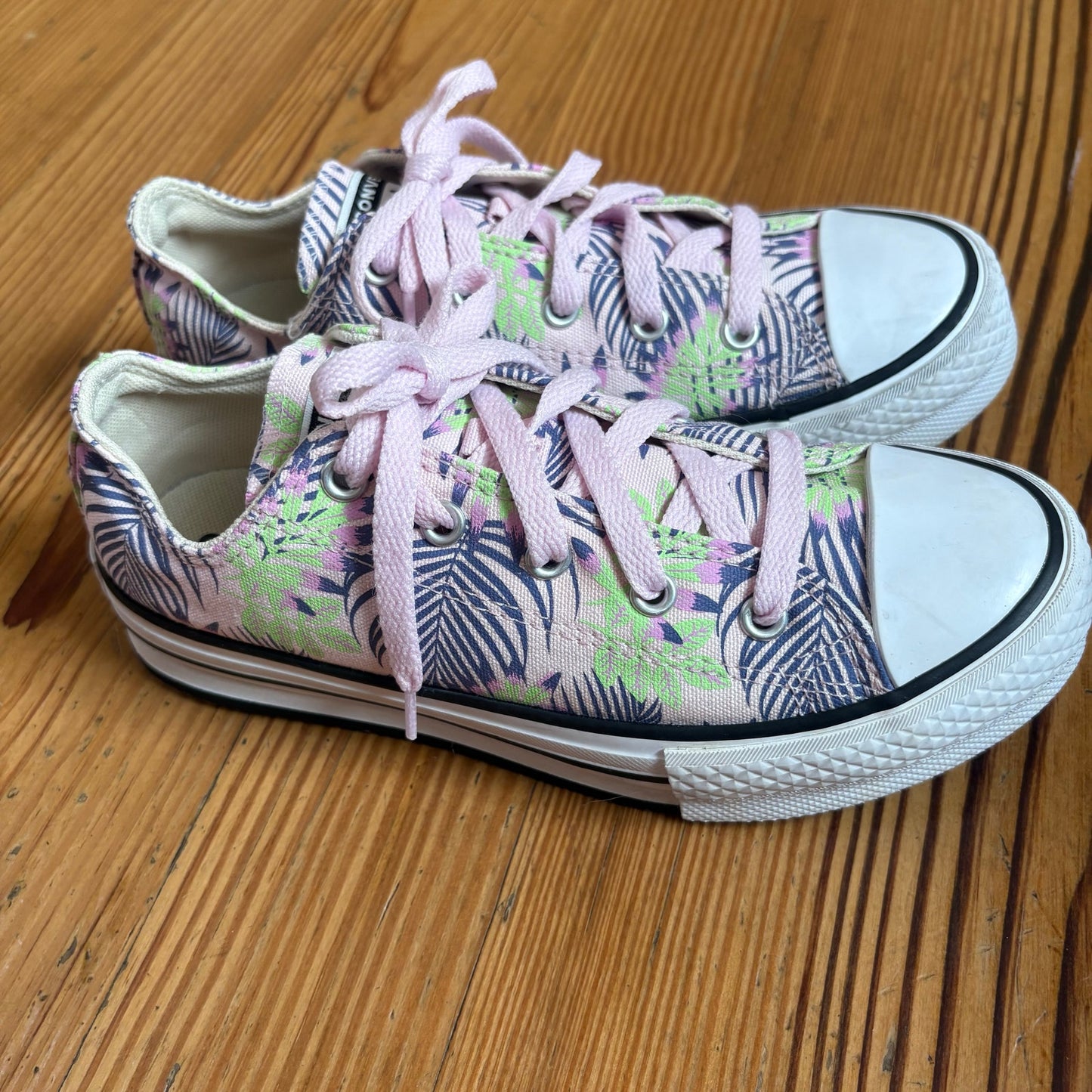 Converse All Star low top purple foliage low top girls platform sneakers SIZE 3