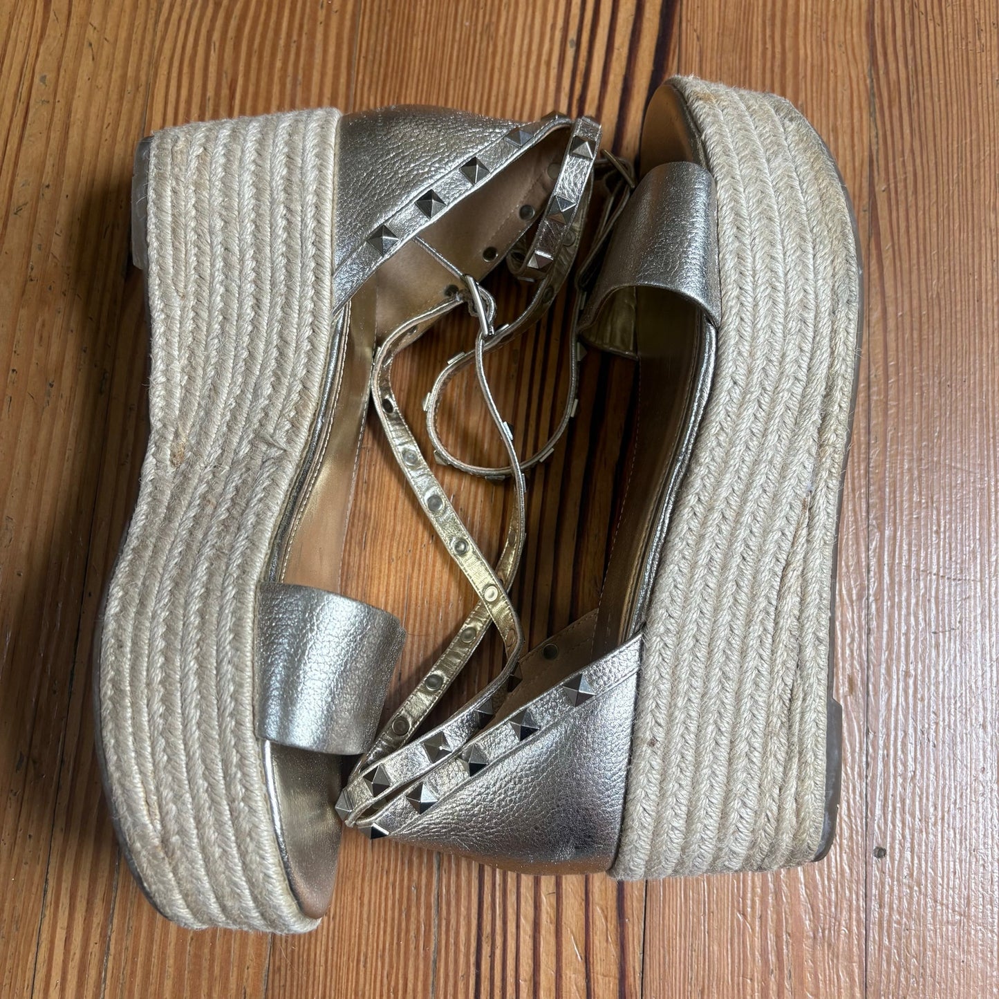 Marc Fisher Jazlyn gold platform espadrille wedge studded sandal SIZE 9.5