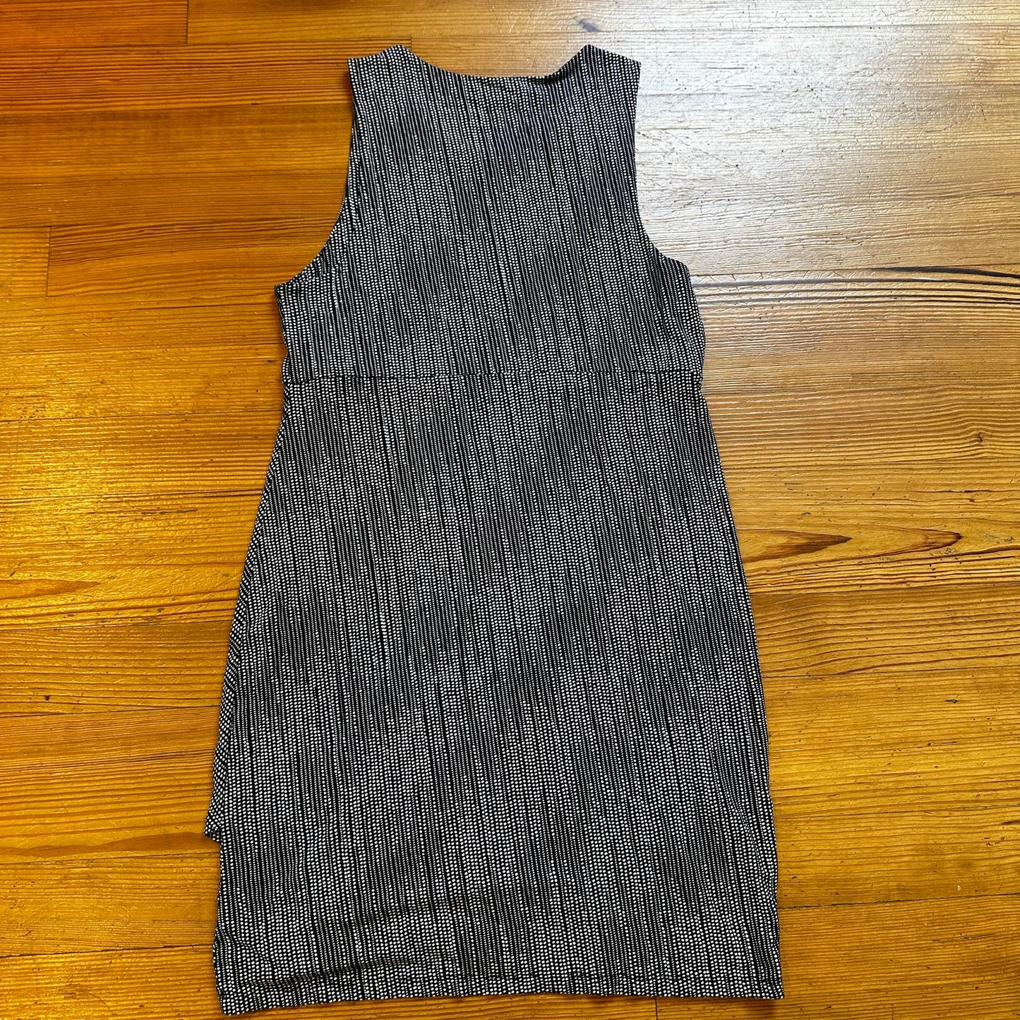 Athleta black white pattern sleeveless midi dress SIZE L