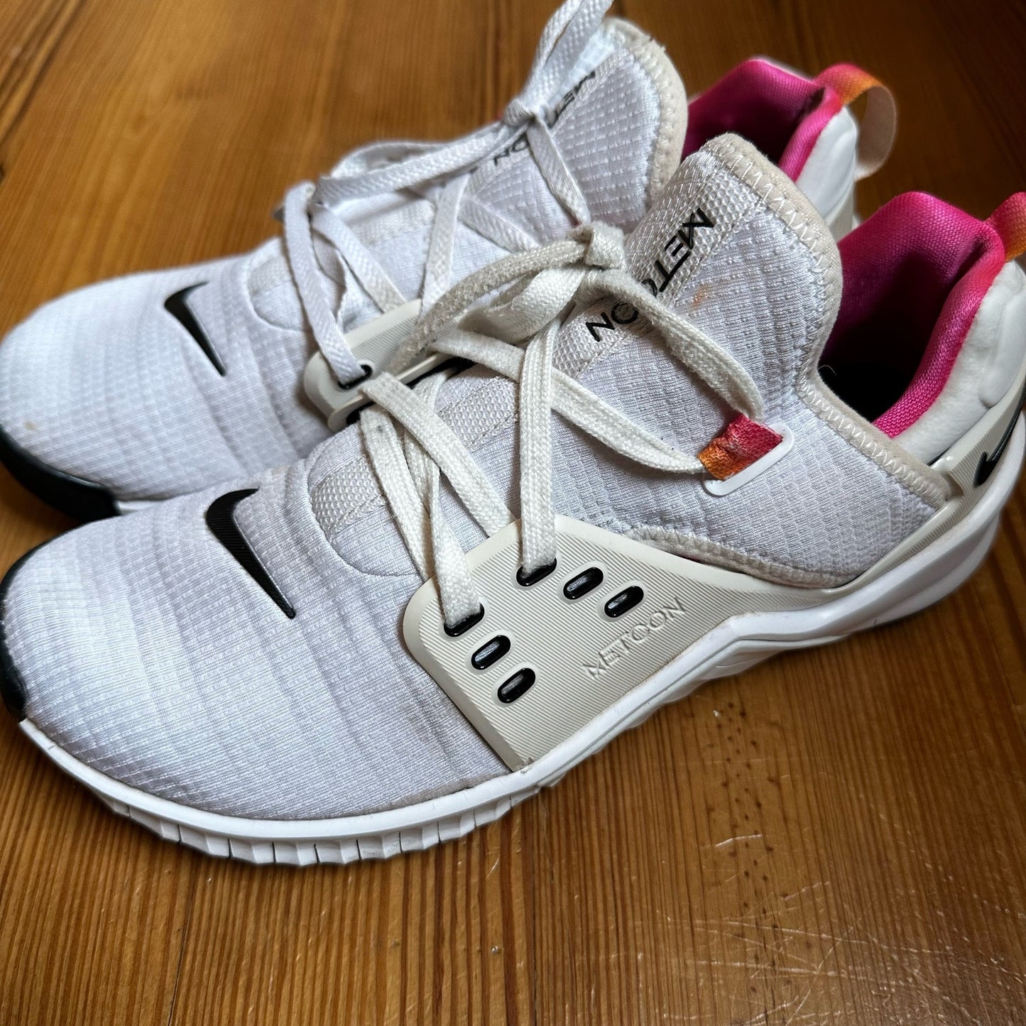 Nike Free Metcon 2 white fuchsia running shoe SIZE 8.5