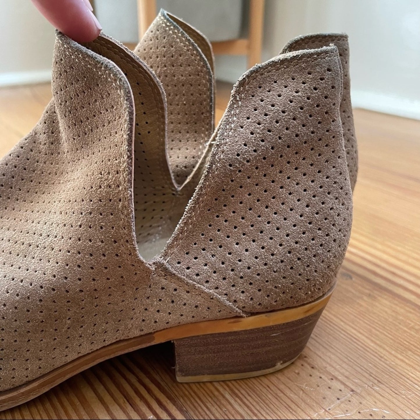 Lucky Brand tan perforated leather low heel ankle booties SIZE 7