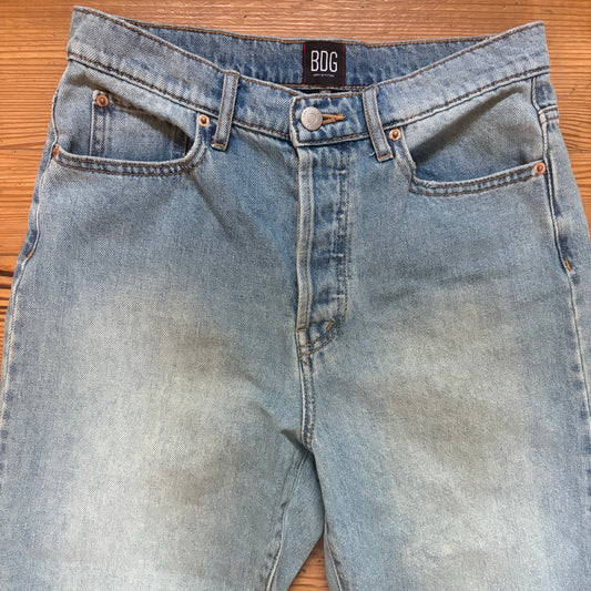 BDG Urban Outfitters light wash slim straight leg womens jeans SIZE 28