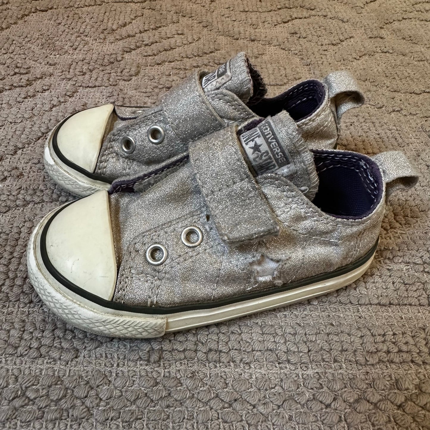 Converse All Star silver glitter star side low top velkro sneakers SIZE 6
