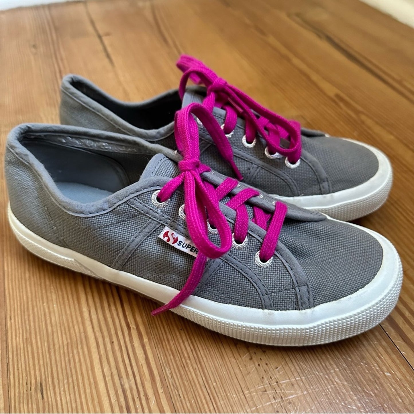 Superga gray canvas pink laces low top sneaker SIZE 37.5/ 7