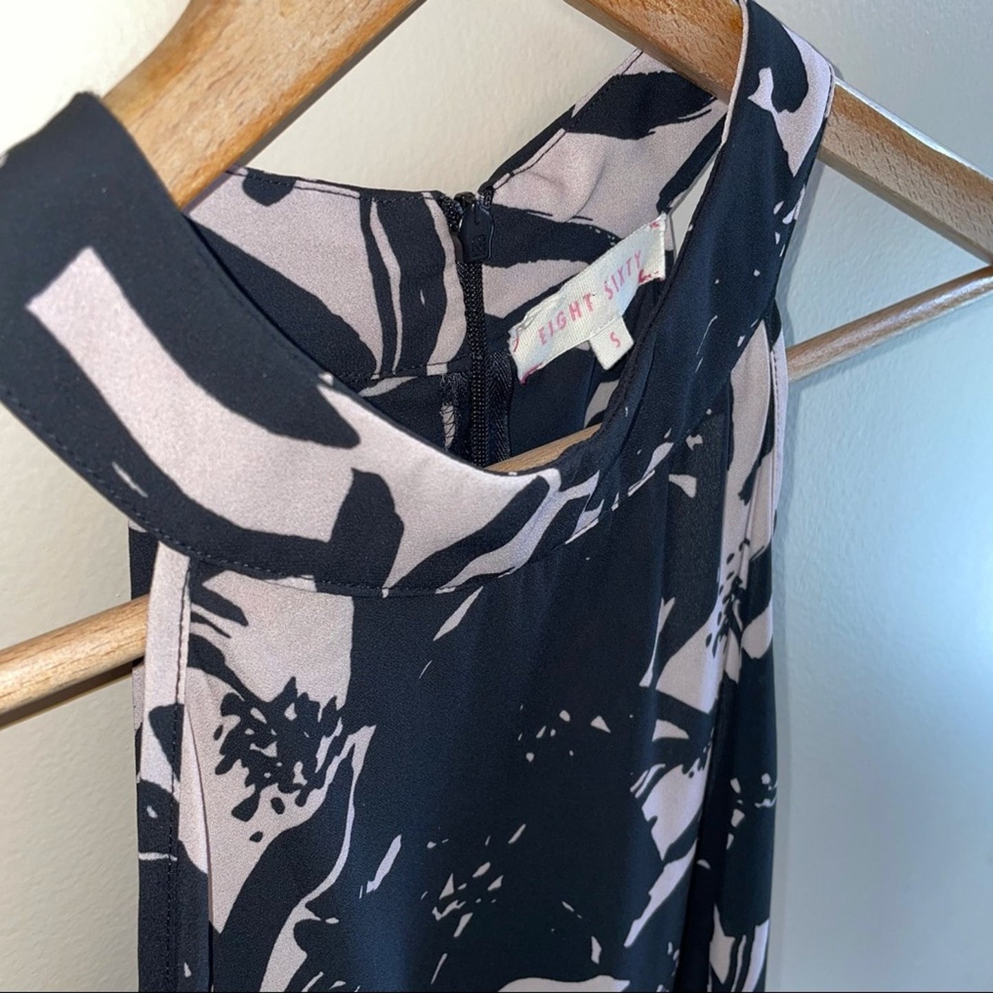 Eight Sixty ruffle crop halter SIZE S