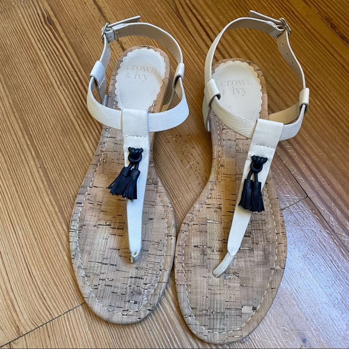 Crown & Ivy beige leather navy tassel wedge thong sandal SIZE 9M