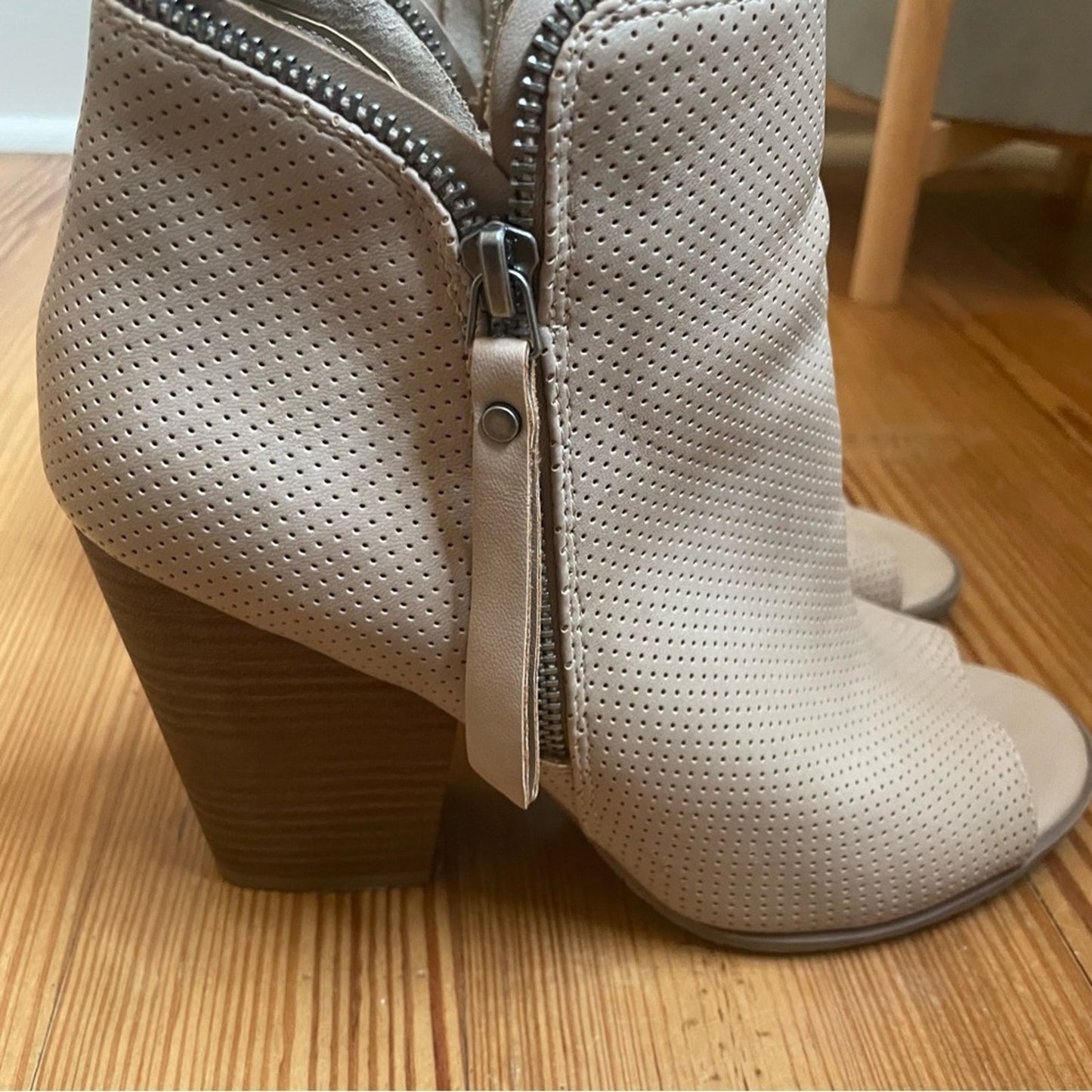 Dolce Vida faux leather beige heeled peep toe bootie SIZE 8.5
