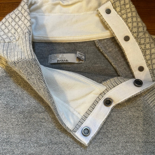 prAna gray two toned mock neck pullover sweater SIZE S