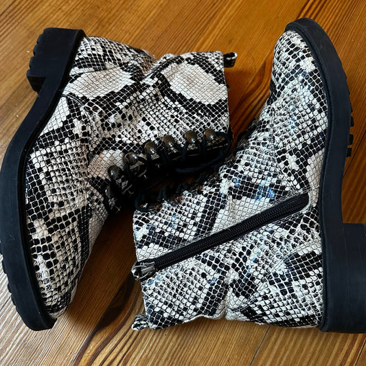 Linea Paolo patent leather black white snake print lace up combat boots SIZE 8.5