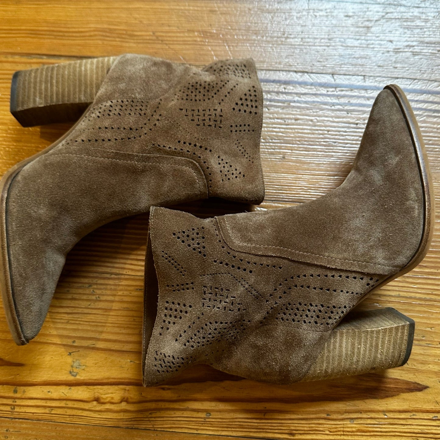 Vince Camuto brown heeled pointed toe ankle boots SIZE 8