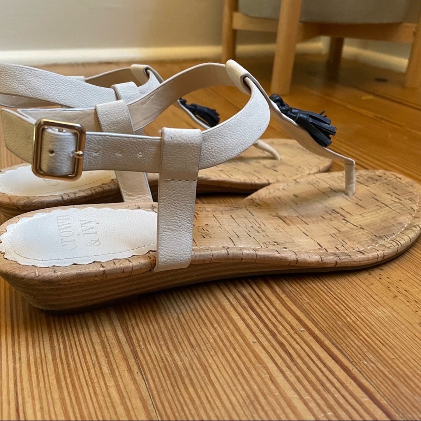 Crown & Ivy beige leather navy tassel wedge thong sandal SIZE 9M