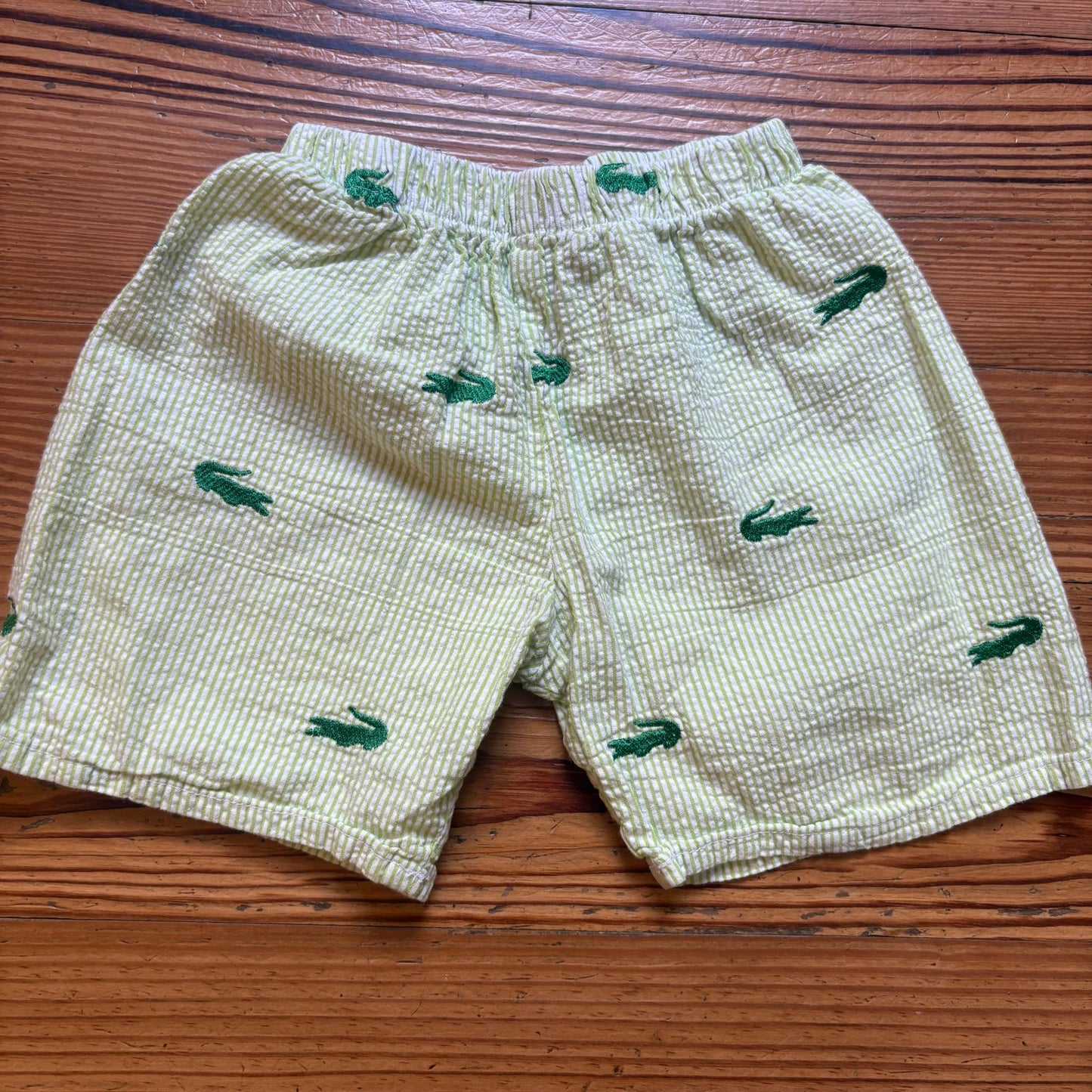 Smockadot Kids green white seersucker alligator embroidered boys shorts SIZE 3T