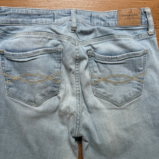 Abercrombie & Fitch light blue jean geometric pattern skinny jean SIZE 4