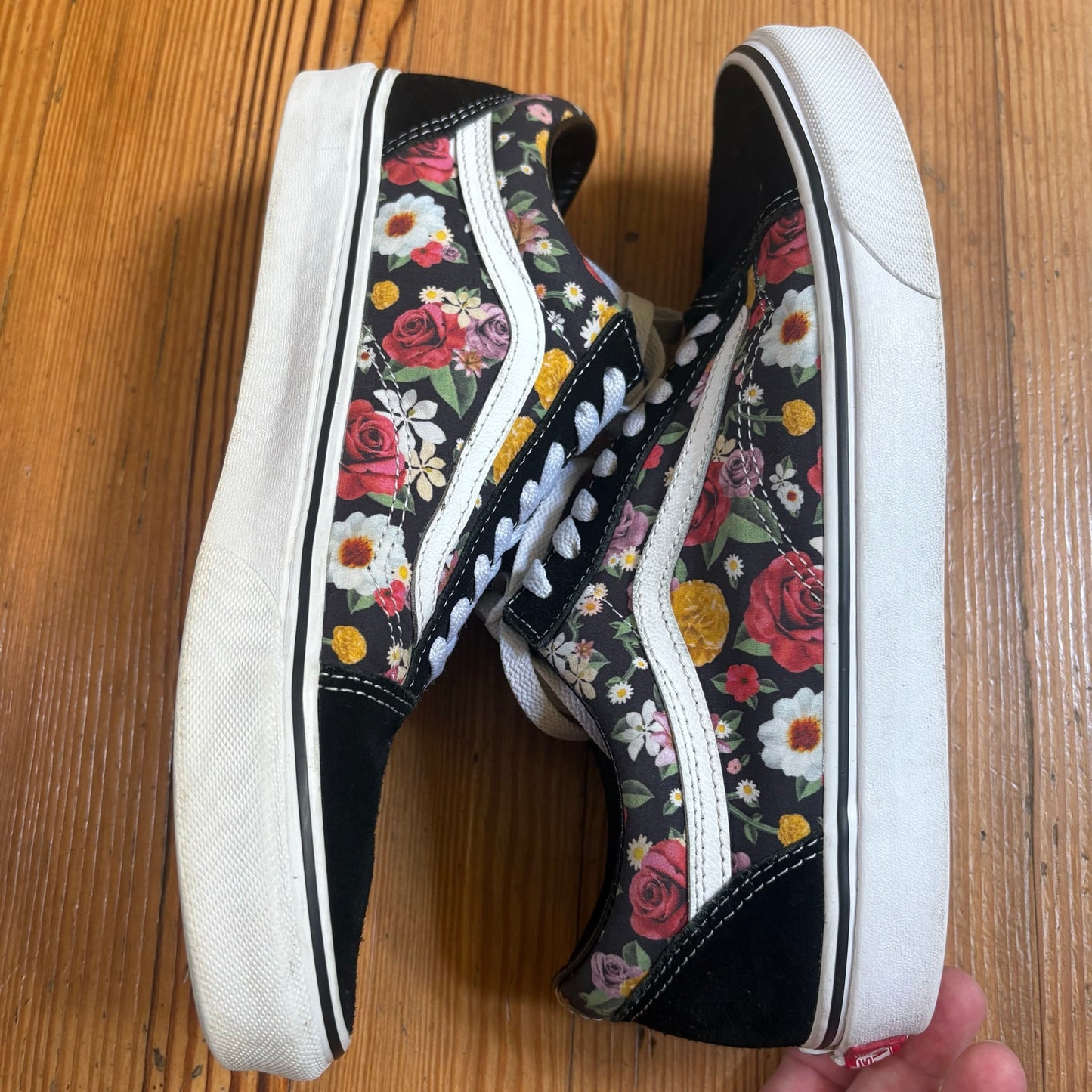 VANS Garden Floral black suede floral print low top lace sneakers SIZE W11, M9.5