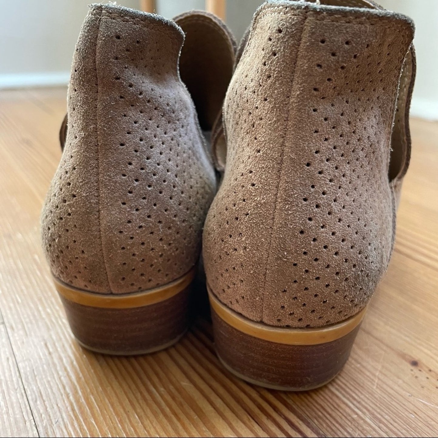 Lucky Brand tan perforated leather low heel ankle booties SIZE 7