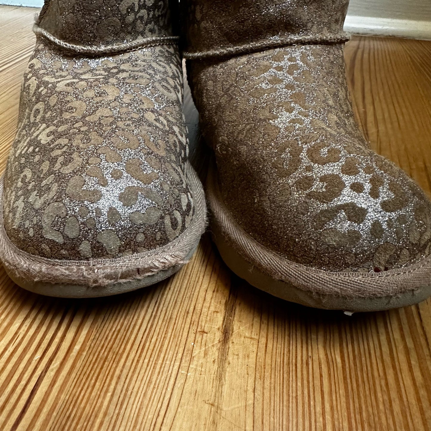 Ugg brown suede cheetah metallic calf boots SIZE 6