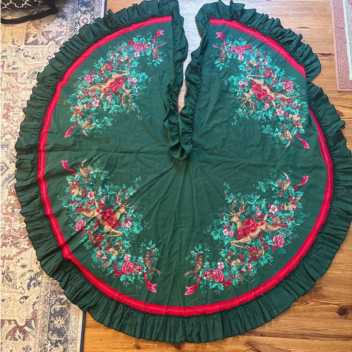 Vintage Christmas green ruffle reindeer floral tree skirt