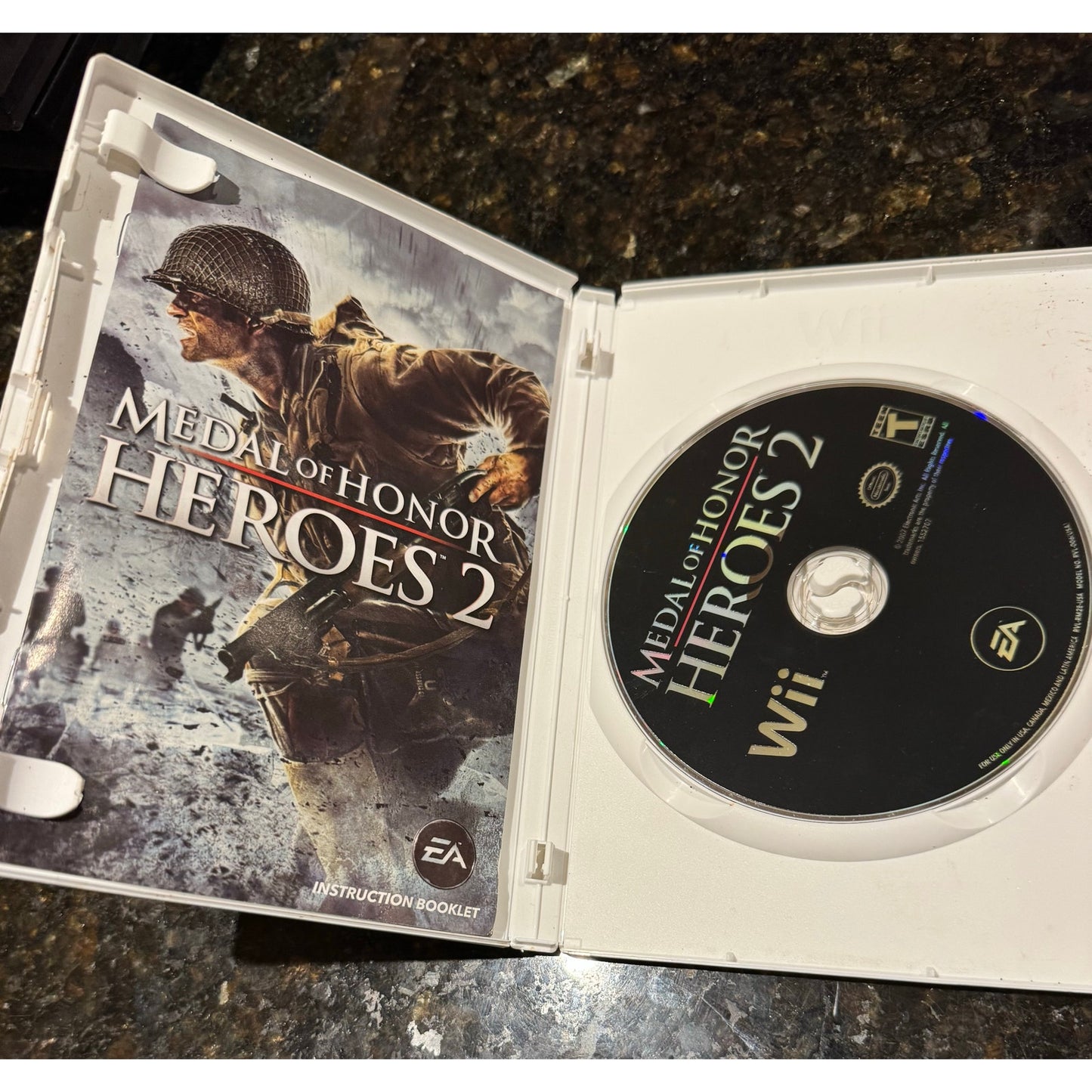 Medal of Honor Heroes 2 with manual tested working