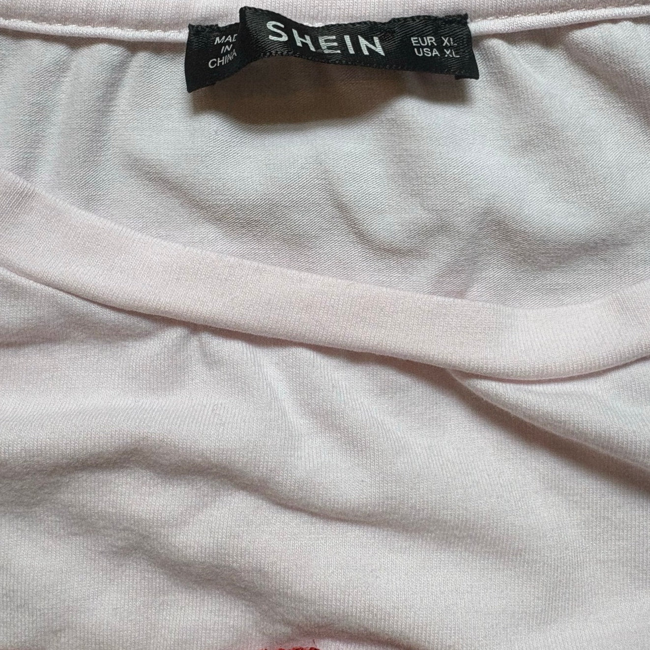 Shein light pink textured lips short sleeve graphic shirt SIZE XL