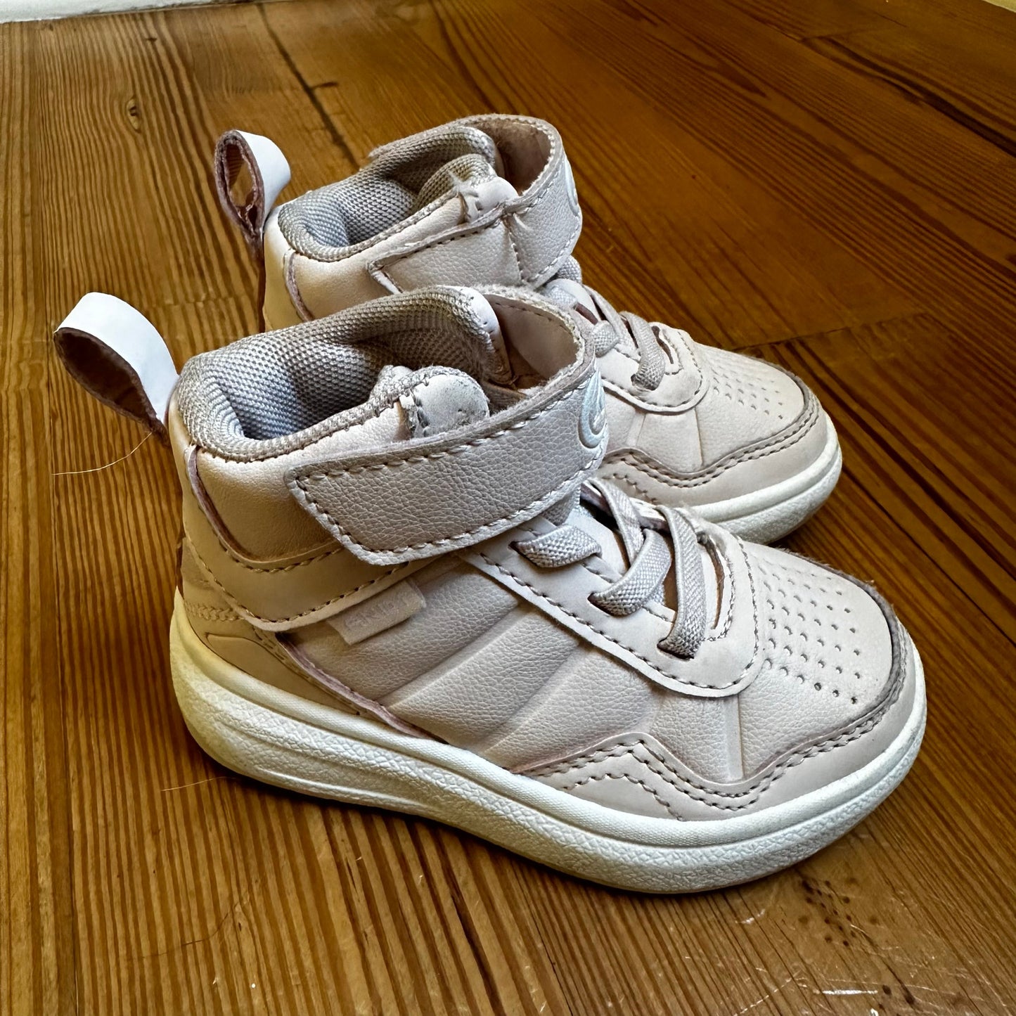 AND1 toddler girl pink faux leather high top sneakers SIZE 5