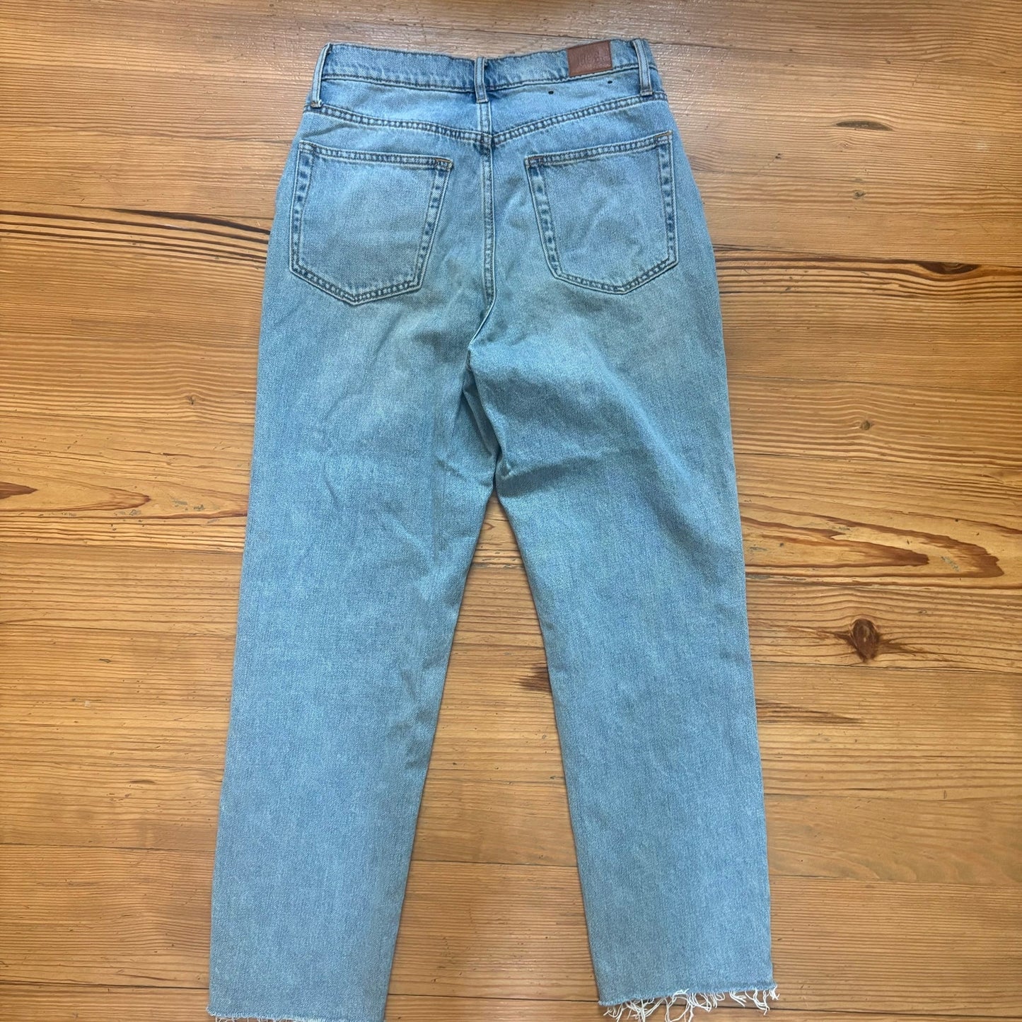 BDG Urban Outfitters light wash slim straight leg womens jeans SIZE 28