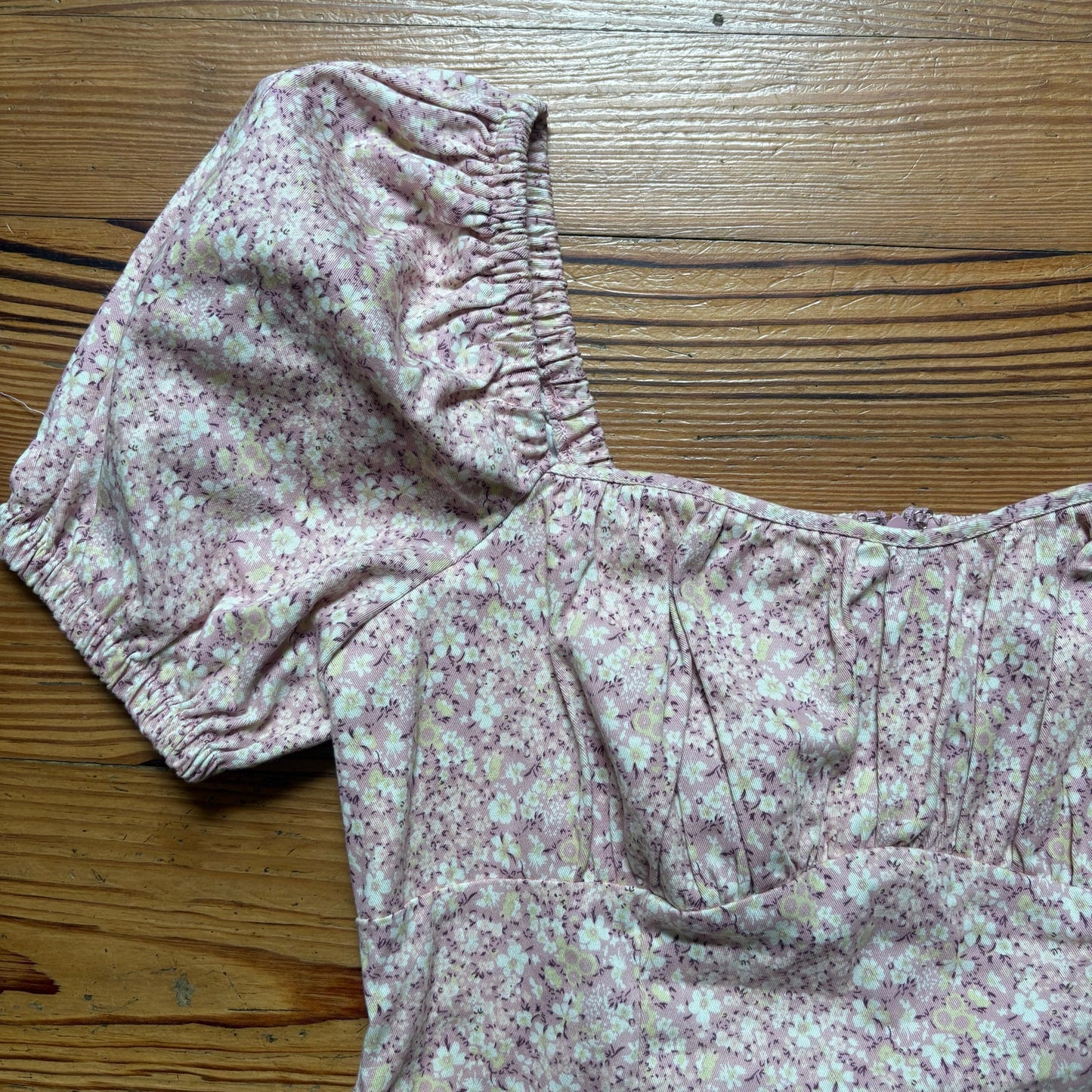 ASTR The Label Wendy floral puff sleeve smocked back mini dress SIZE L