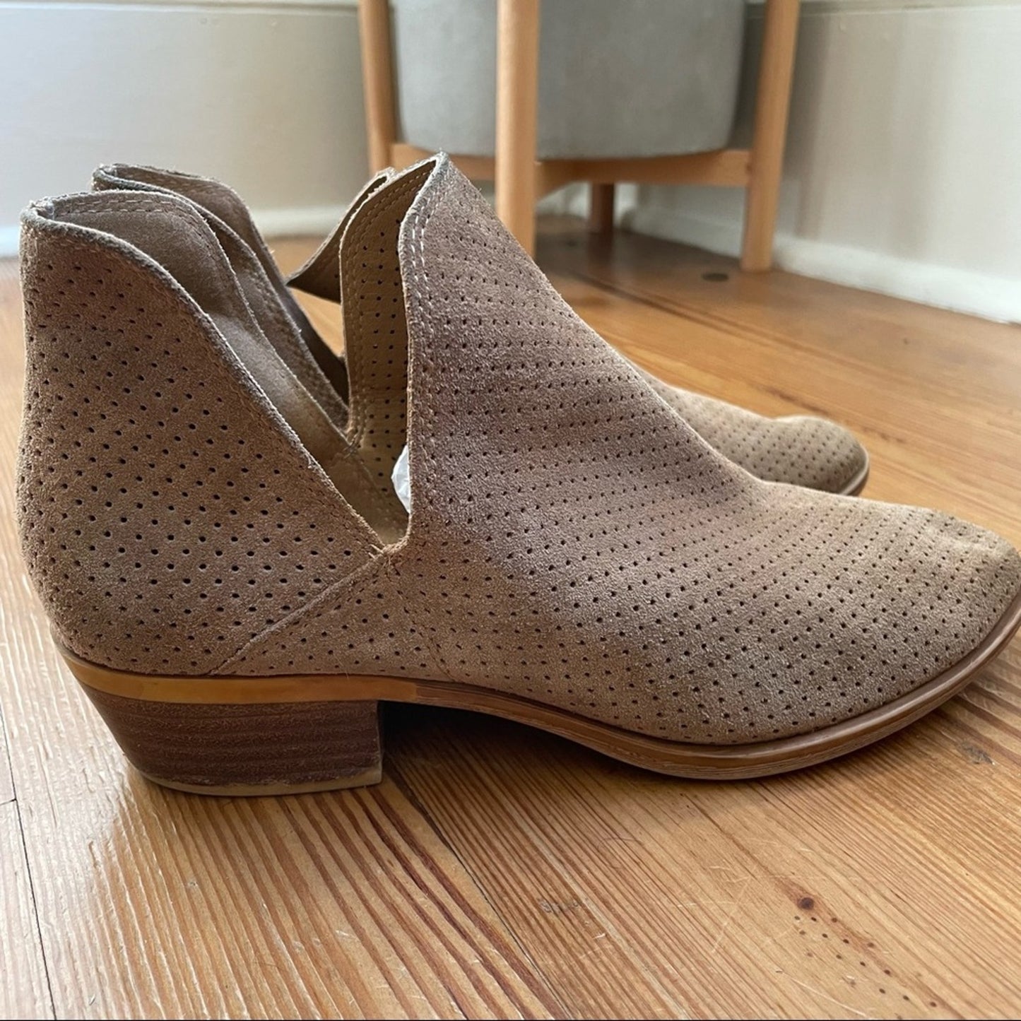 Lucky Brand tan perforated leather low heel ankle booties SIZE 7
