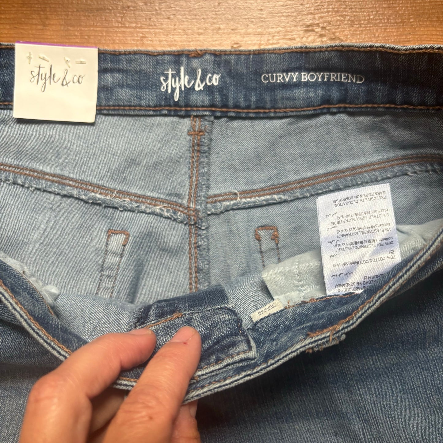 NWT Style&Co medium wash curvy boyfriend fit straight leg jeans SIZE 8
