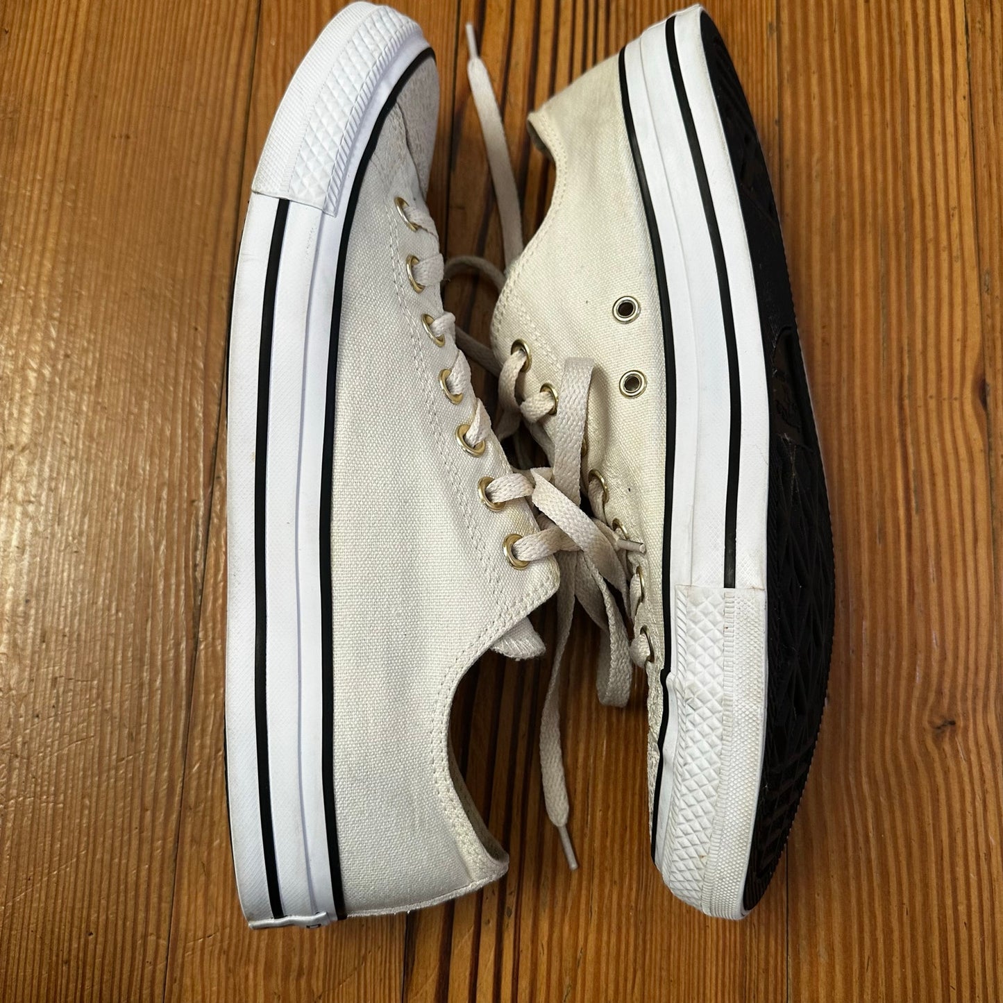 Converse All Star cream metallic toe low top sneakers SIZE 11