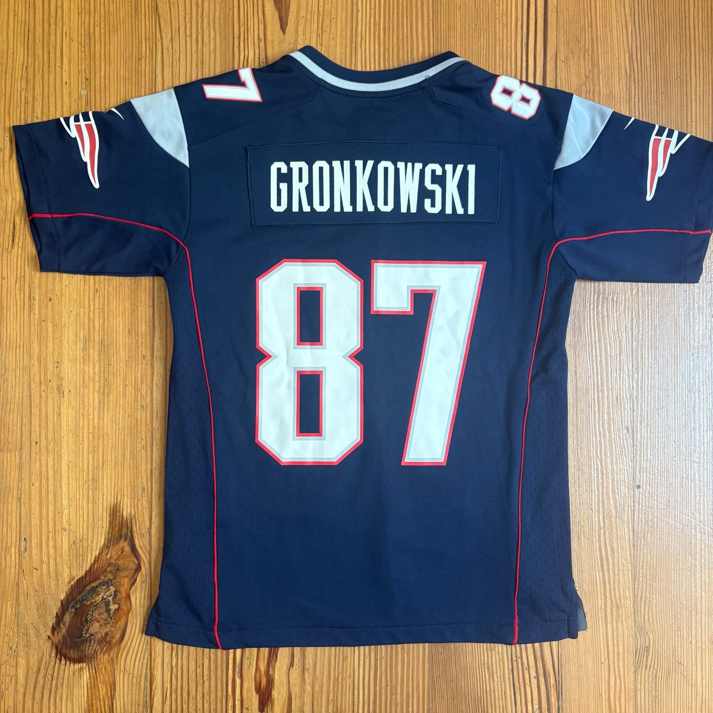 Nike NFL New England Patriots Gronkowski 87 youth jersey SIZE M