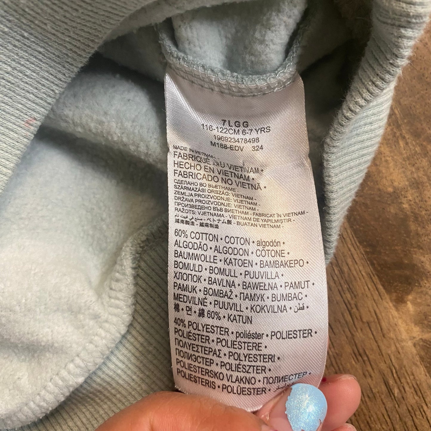 Nike light green embroidered swoosh crew pullover sweatshirt SIZE 6/7