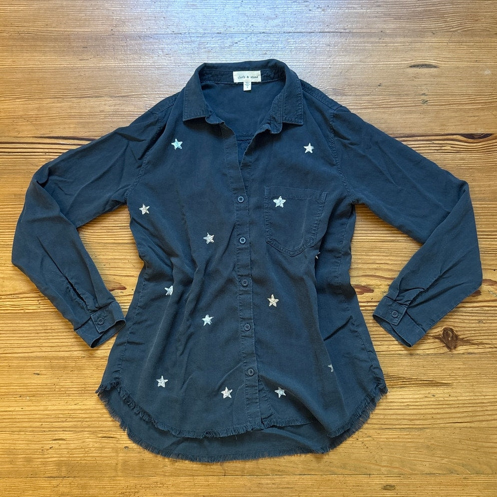 Cloth & Stone blue silver star plunge neckline button long sleeve shirt SIZE S